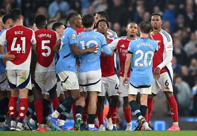 Arsenal players vs Manchester City players