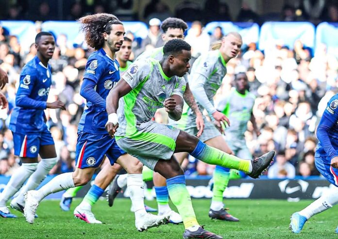 Marc Guéhi's strange action leaves City fans speechless after Chelsea match