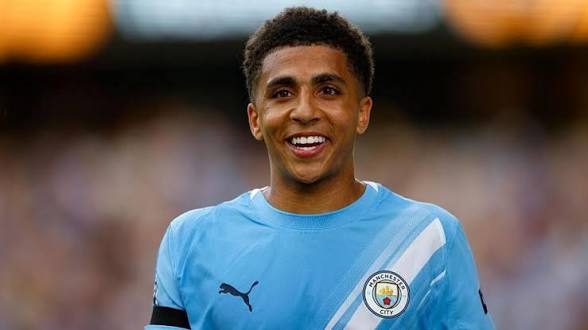 Rico Lewis - Manchester City